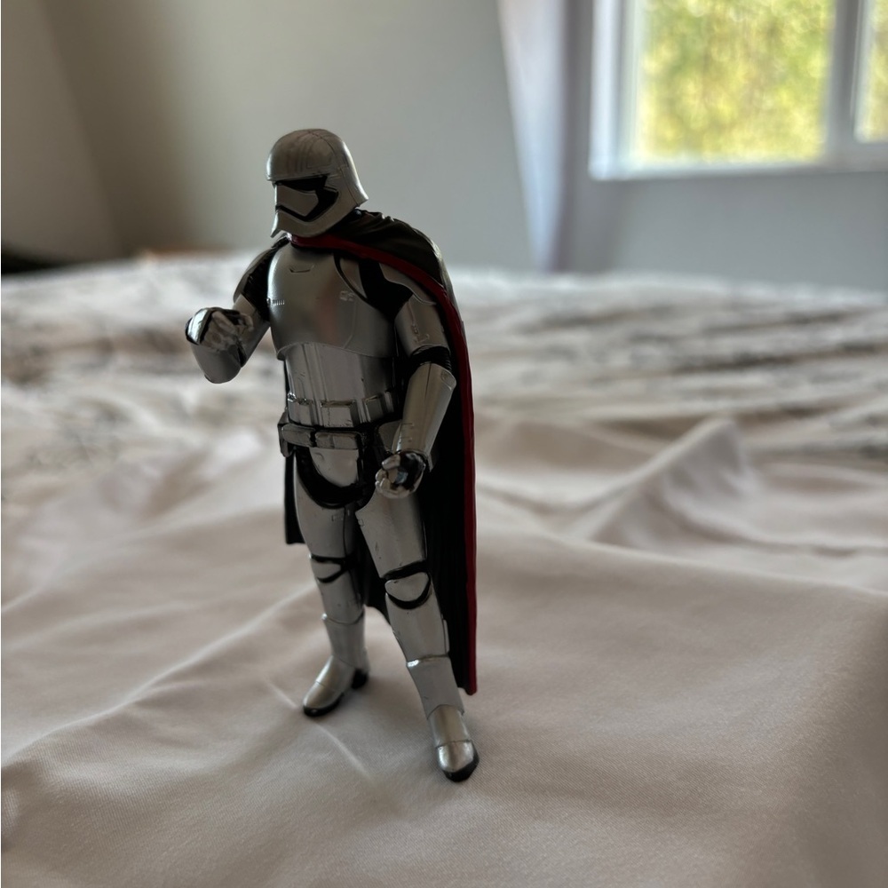 Disney Star Wars Elite Series Die-Cast Captain‎ Phasma 7" Action figure - Picture 3 of 4
